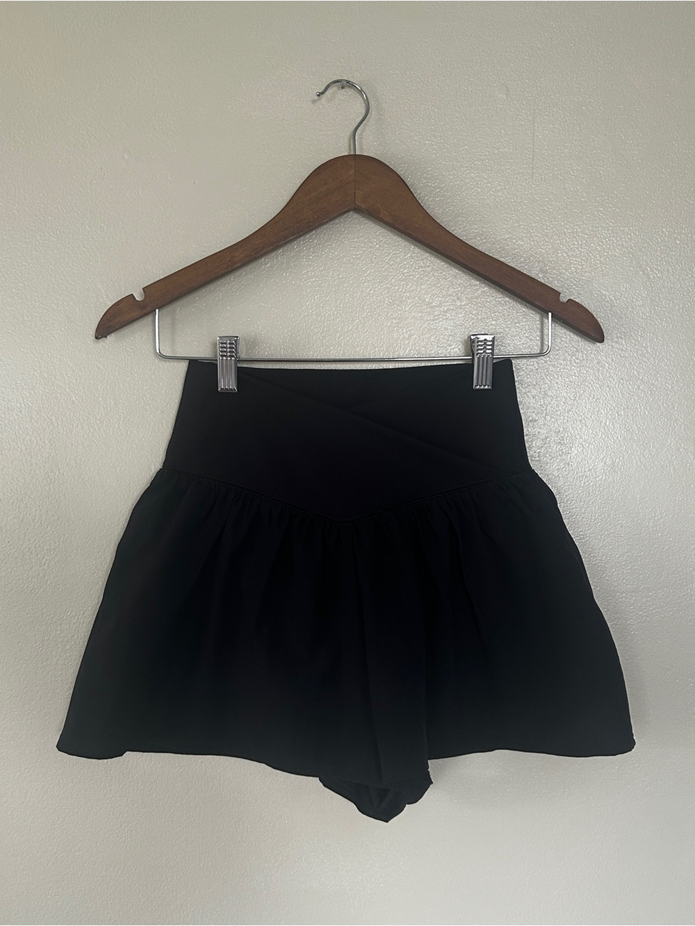 X by Gottex Black Flowy Athletic Skort Size Small High Rise Built In Shorts